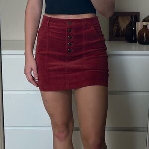 MINI SKIRT (size: women’s small)